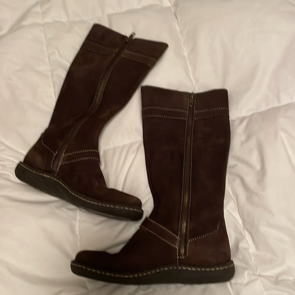 Born Evergreen Brown Leather Tall Riding Boots 7.5 - never wore them -too small. - Picture 2 of 6